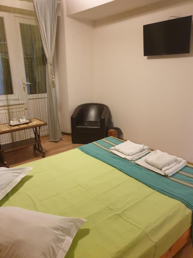 Hostel Sc Afitos Srl Drobeta Turnu Severin Exterior foto